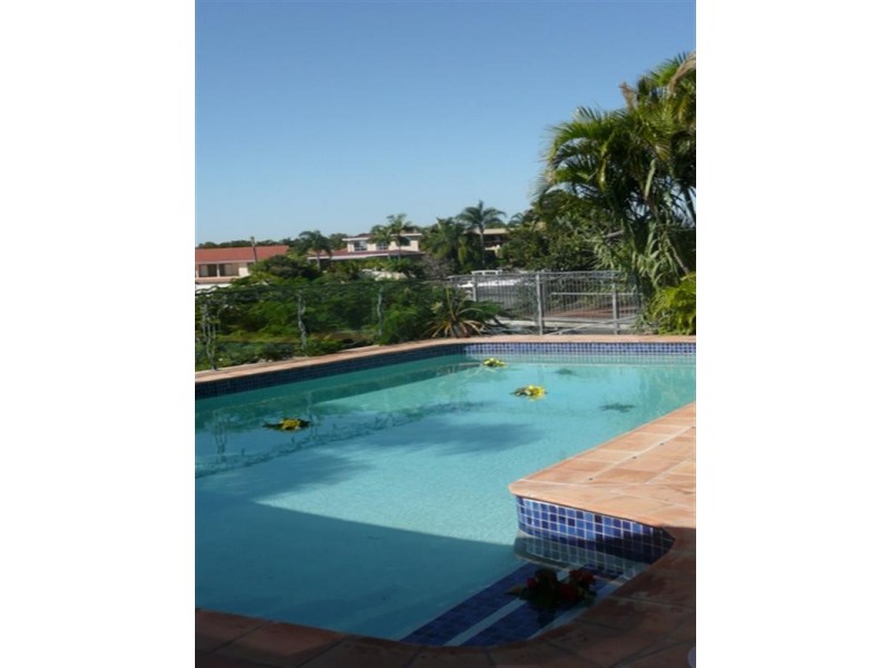 6 Moomba Court, Sorrento QLD 4217
