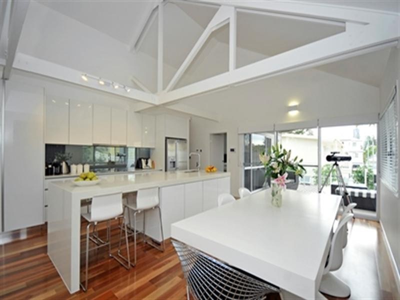 19 Ocean Street, Mermaid Beach QLD 4218