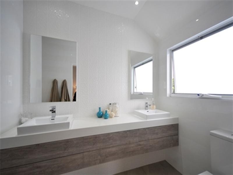 19 Ocean Street, Mermaid Beach QLD 4218