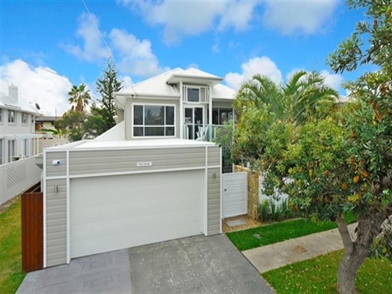 19 Ocean Street, Mermaid Beach QLD 4218