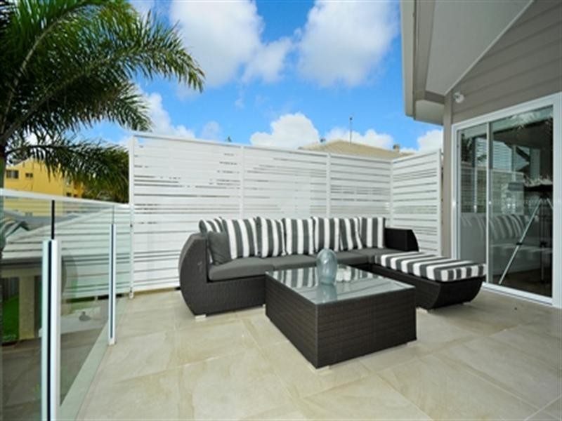 19 Ocean Street, Mermaid Beach QLD 4218