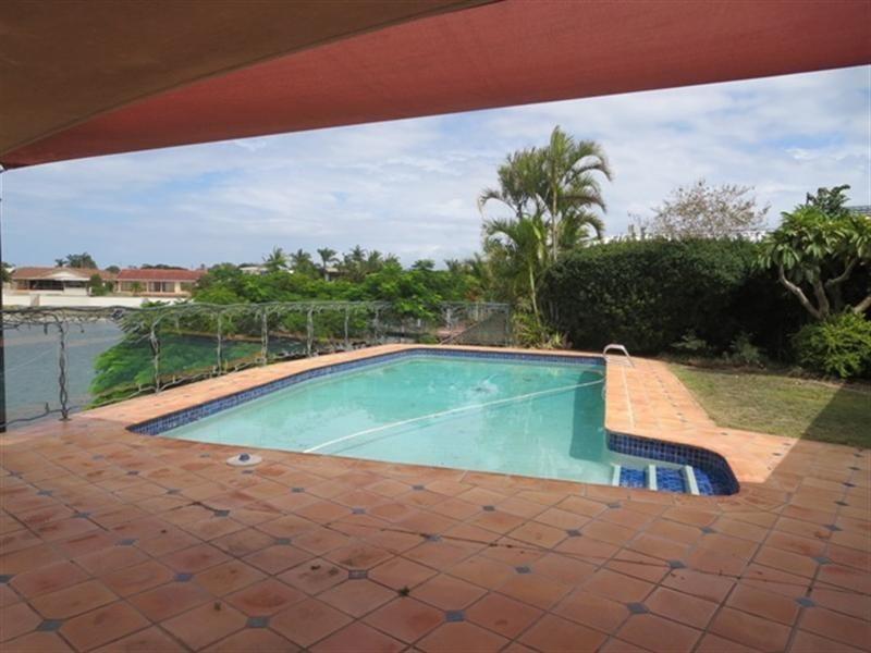 6 Moomba Court, Sorrento QLD 4217