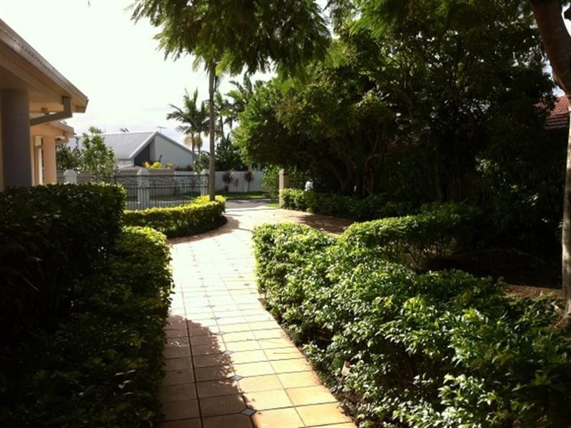 6 Moomba Court, Sorrento QLD 4217