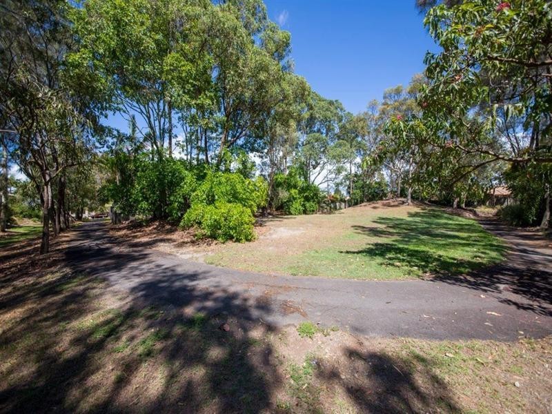 8 Nunawading Court, Robina QLD 4226