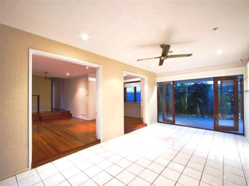 15 Rio Vista Boulevard, Broadbeach Waters QLD 4218