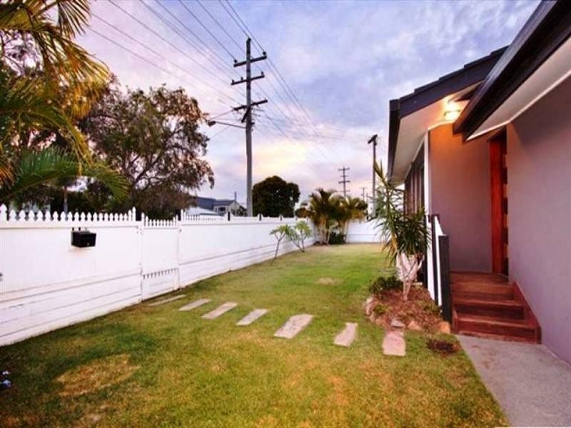 15 Rio Vista Boulevard, Broadbeach Waters QLD 4218