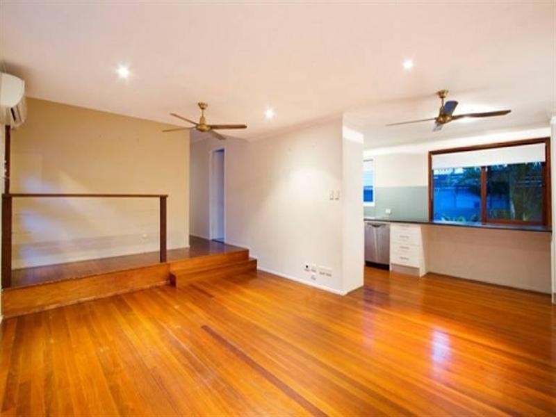 15 Rio Vista Boulevard, Broadbeach Waters QLD 4218