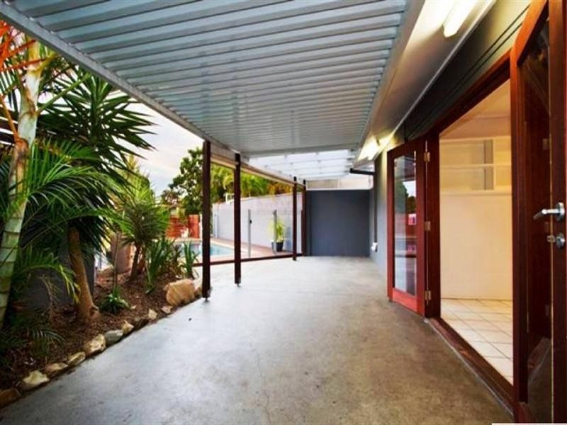 15 Rio Vista Boulevard, Broadbeach Waters QLD 4218