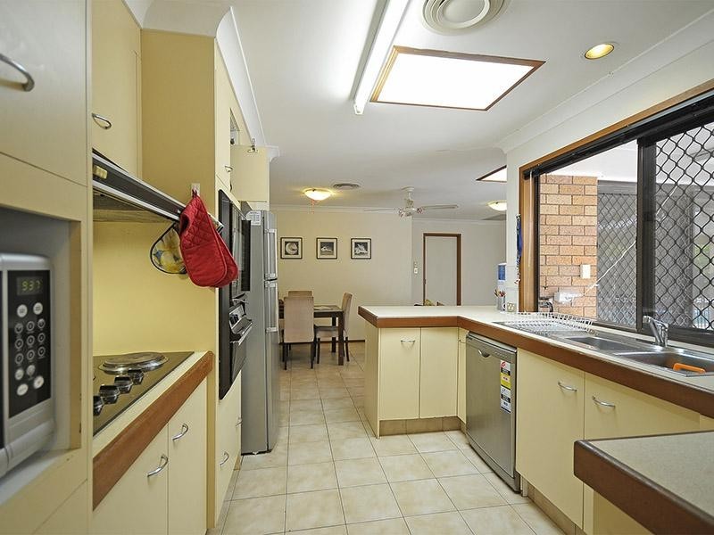 13 Mackay Place, Burleigh Waters QLD 4220