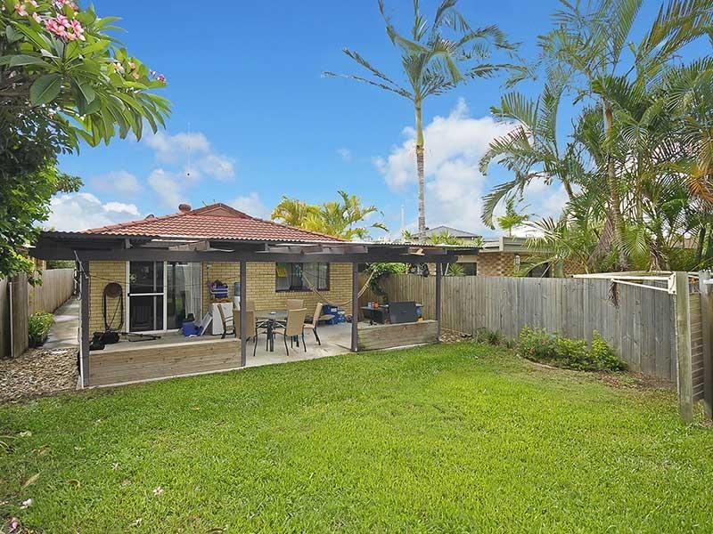 4 Chainey Avenue, Miami QLD 4220