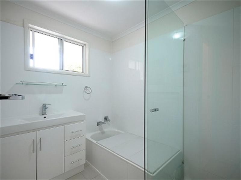 77 Savoy Drive, Broadbeach Waters QLD 4218