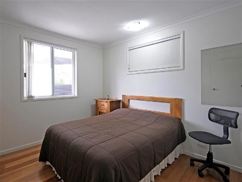 77 Savoy Drive, Broadbeach Waters QLD 4218