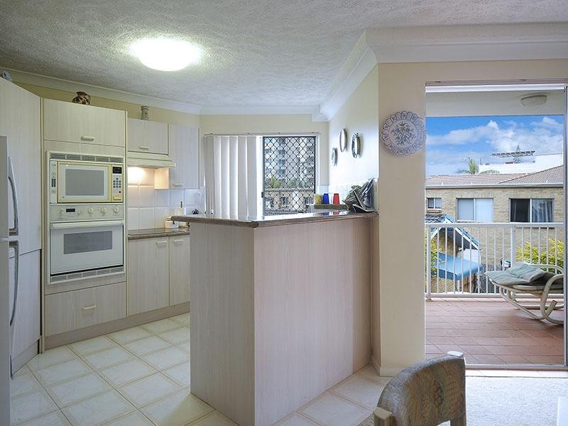 4/24 Peerless Avenue, Mermaid Beach QLD 4218