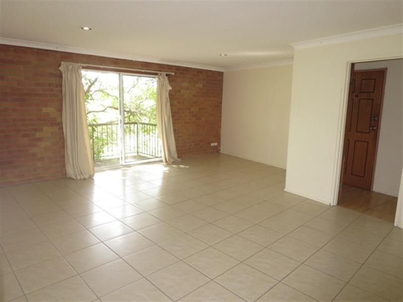 8/28 Duet Drive, Mermaid Waters QLD 4218