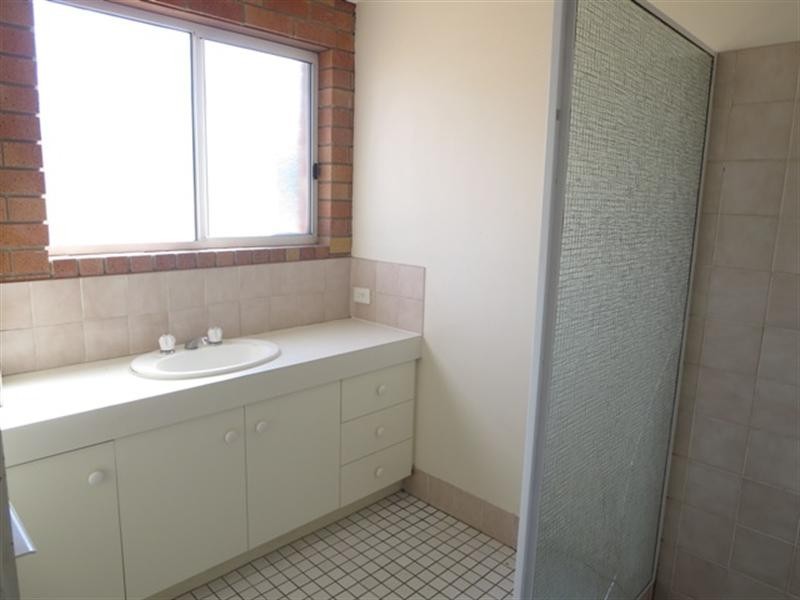 8/28 Duet Drive, Mermaid Waters QLD 4218