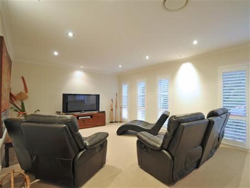 7/40 Cotlew Street East, Southport QLD 4215