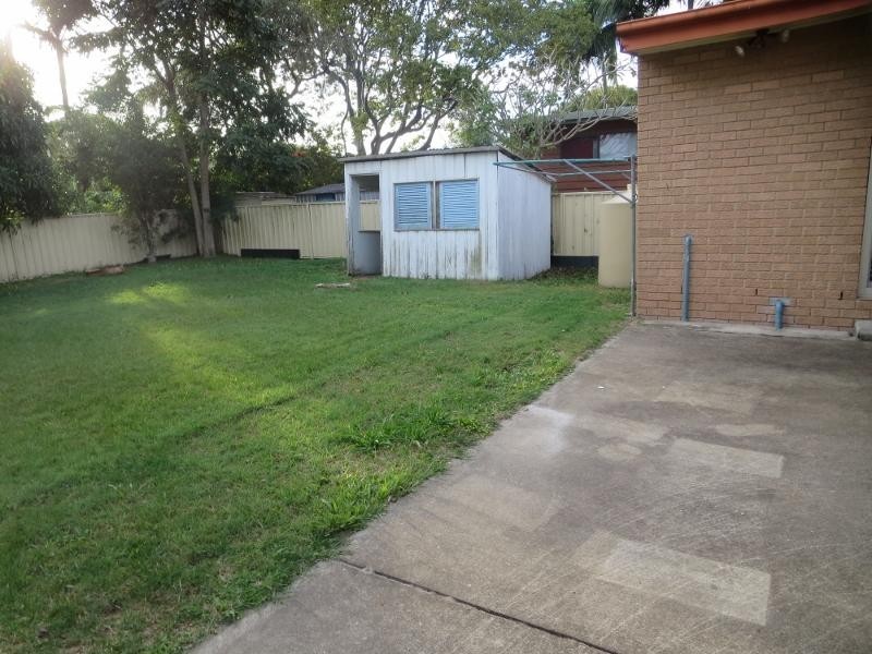 8 Peter Parade, Miami QLD 4220