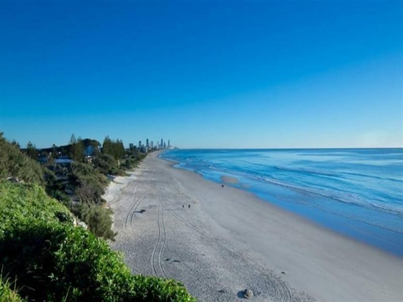 3 Brakes Crescent, Miami QLD 4220