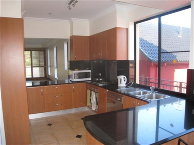 3 Brakes Crescent, Miami QLD 4220