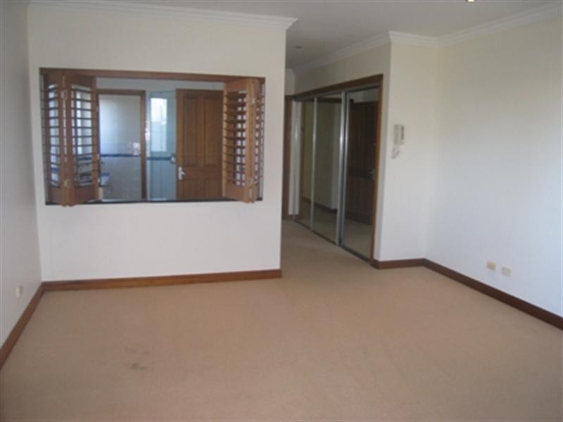 3 Brakes Crescent, Miami QLD 4220