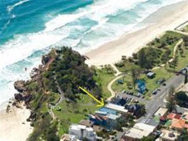 3 Brakes Crescent, Miami QLD 4220