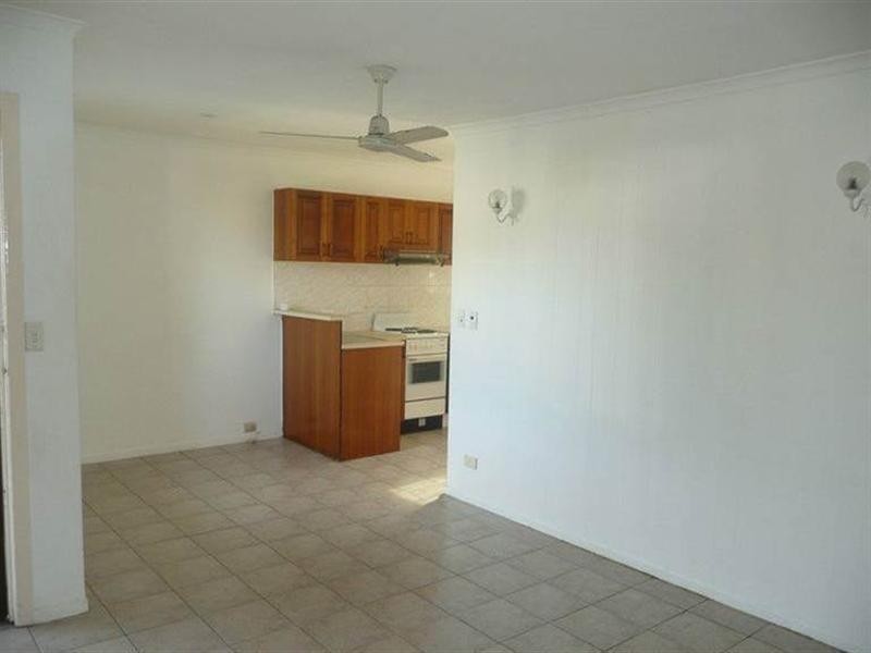 8 Peter Parade, Miami QLD 4220