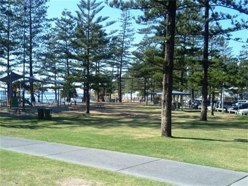 60 West Burleigh Road, Burleigh Heads QLD 4220