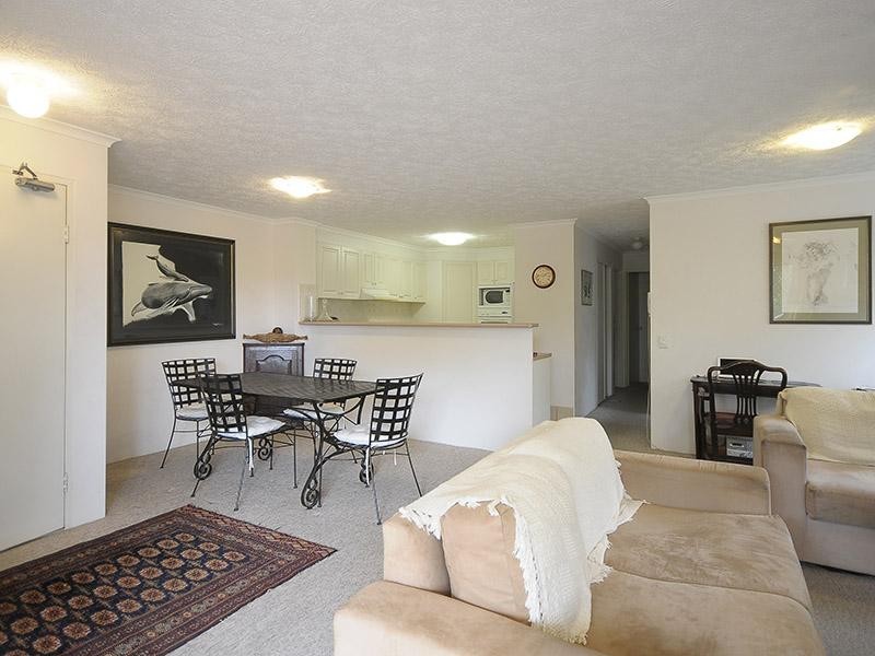 Unit 1/8-16 Dalpura Street, Chevron Island QLD 4217