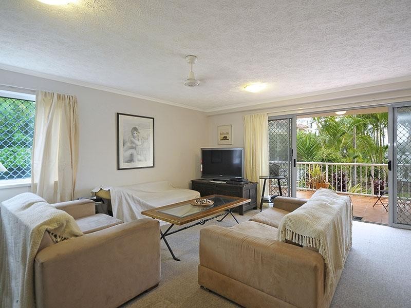 Unit 1/8-16 Dalpura Street, Chevron Island QLD 4217