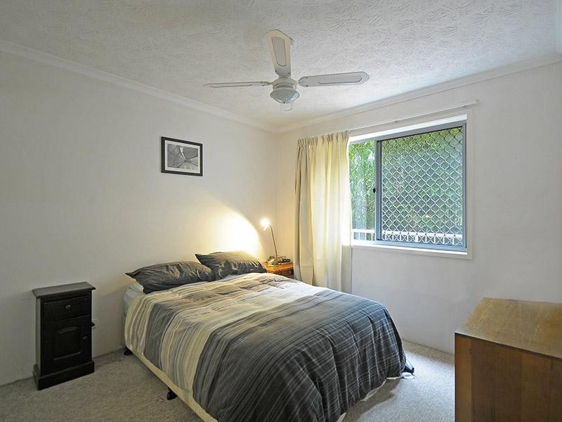 Unit 1/8-16 Dalpura Street, Chevron Island QLD 4217