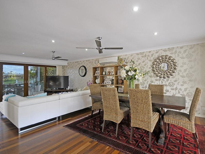 5 Savoy Drive, Broadbeach Waters QLD 4218