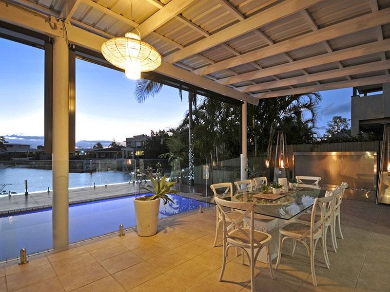 5 Savoy Drive, Broadbeach Waters QLD 4218