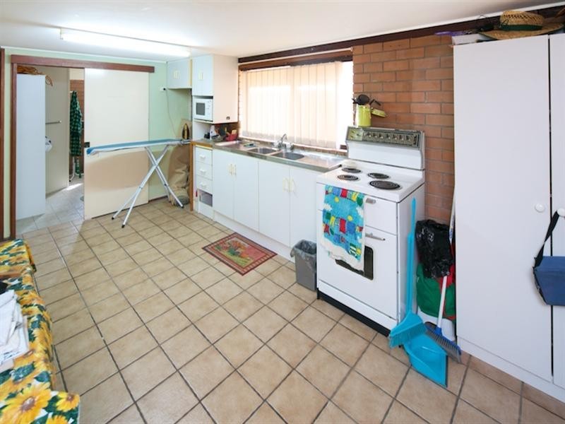 17 Glenelg Avenue, Mermaid Beach QLD 4218