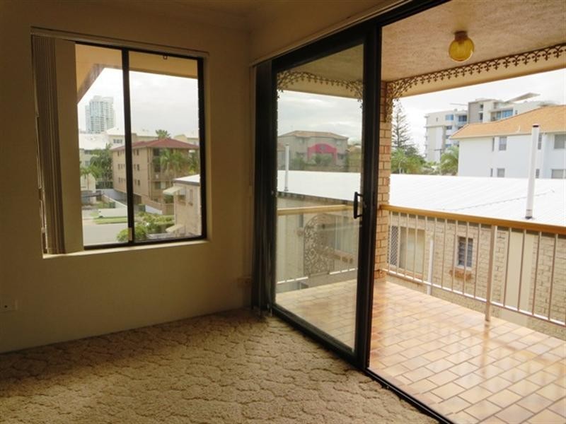 7/32 Peerless Avenue, Mermaid Beach QLD 4218