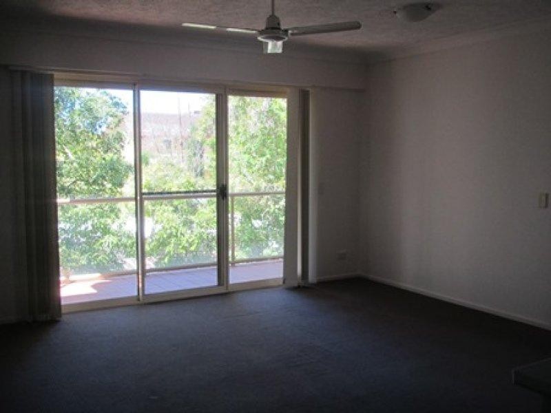 8/32 Ocean Street, Mermaid Beach QLD 4218