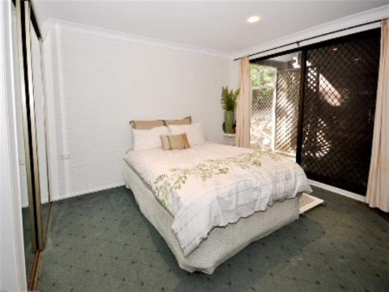 62 Ocean Parade, Burleigh Heads QLD 4220