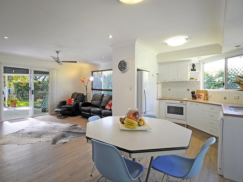 154 Laguna Avenue, Palm Beach QLD 4221