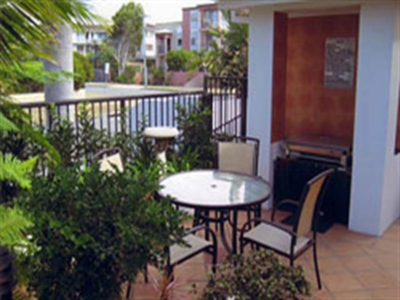 22/15 Surf Street, Mermaid Beach QLD 4218