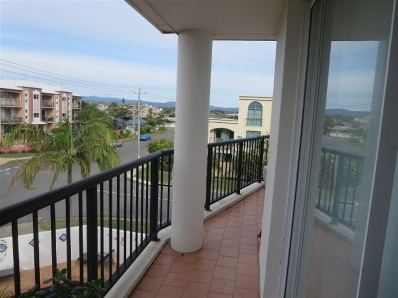 22/15 Surf Street, Mermaid Beach QLD 4218