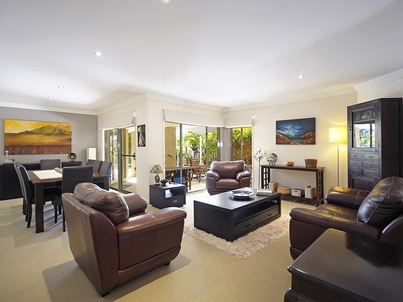 10 Lacerta Avenue, Robina QLD 4226