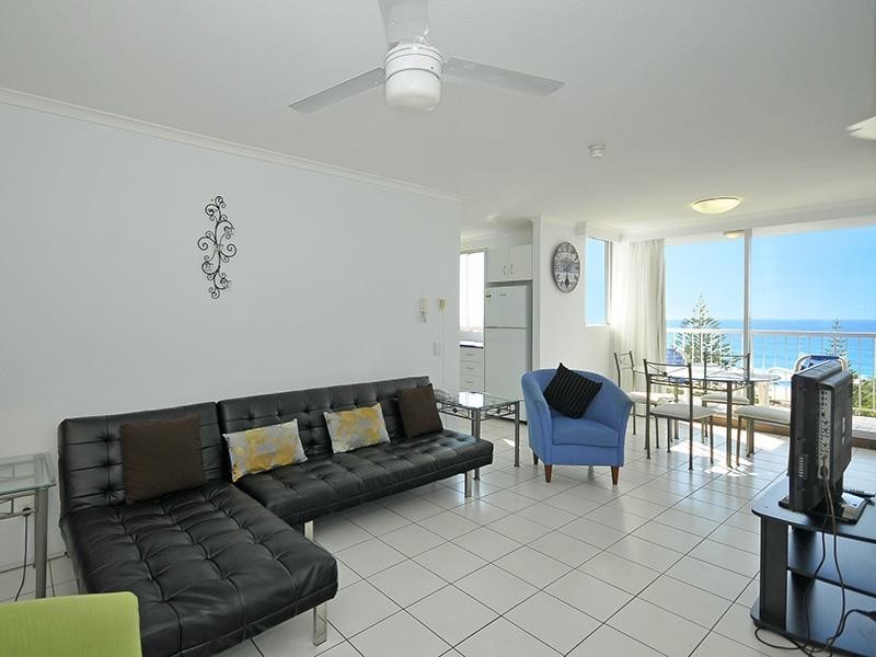37/155 Old Burleigh Road, Broadbeach QLD 4218
