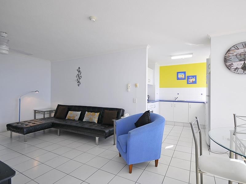 37/155 Old Burleigh Road, Broadbeach QLD 4218