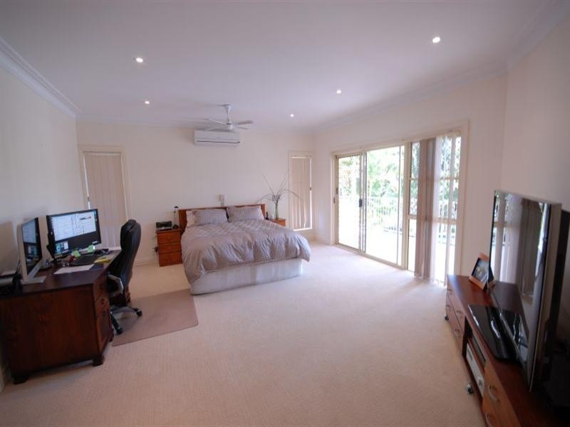 16 Moorabbin Place, Robina QLD 4226