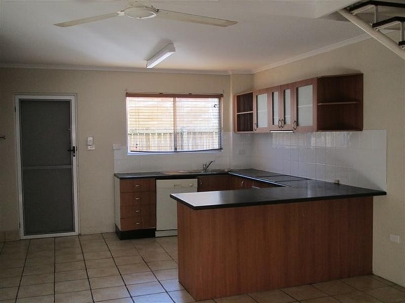 4/18 Peerless Avenue, Mermaid Beach QLD 4218