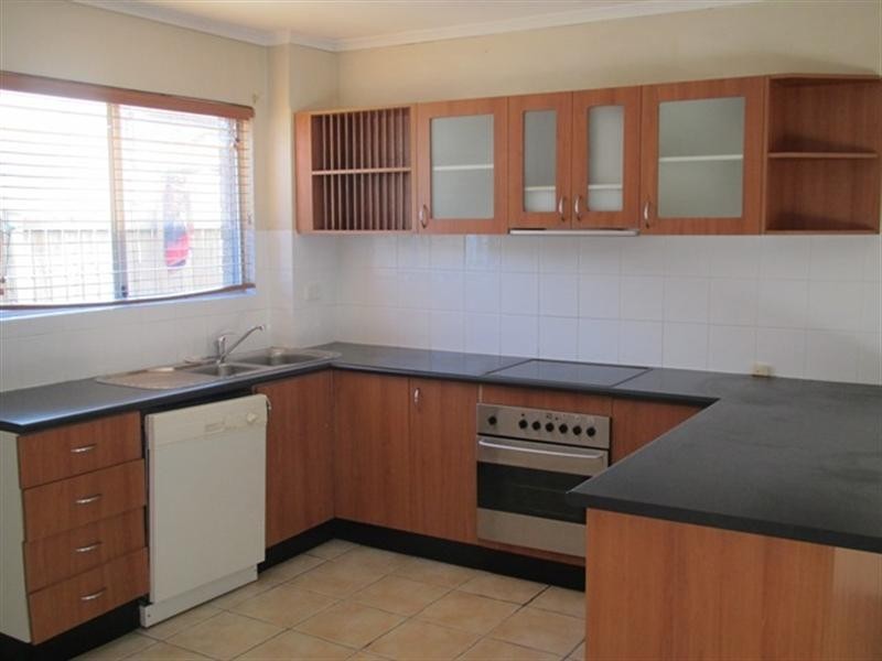 4/18 Peerless Avenue, Mermaid Beach QLD 4218