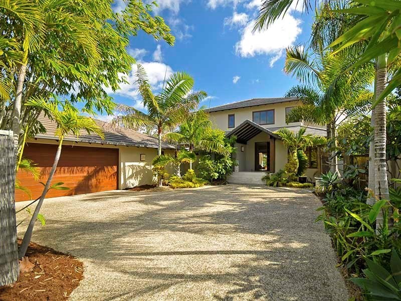 9 Savoy Drive, Broadbeach Waters QLD 4218