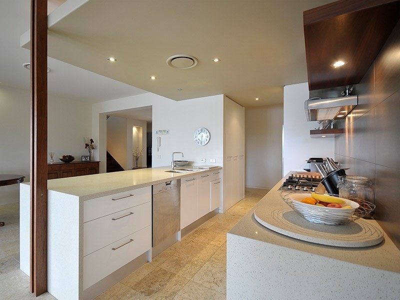 9 Savoy Drive, Broadbeach Waters QLD 4218