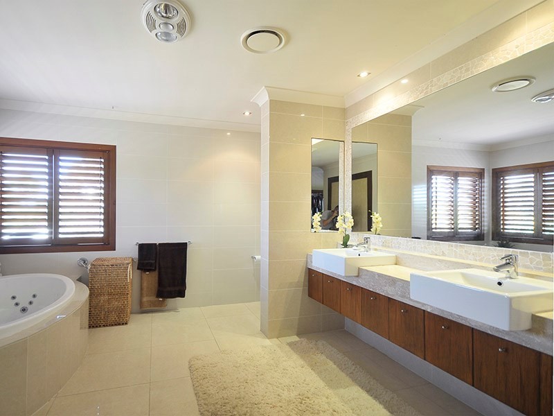 9 Savoy Drive, Broadbeach Waters QLD 4218