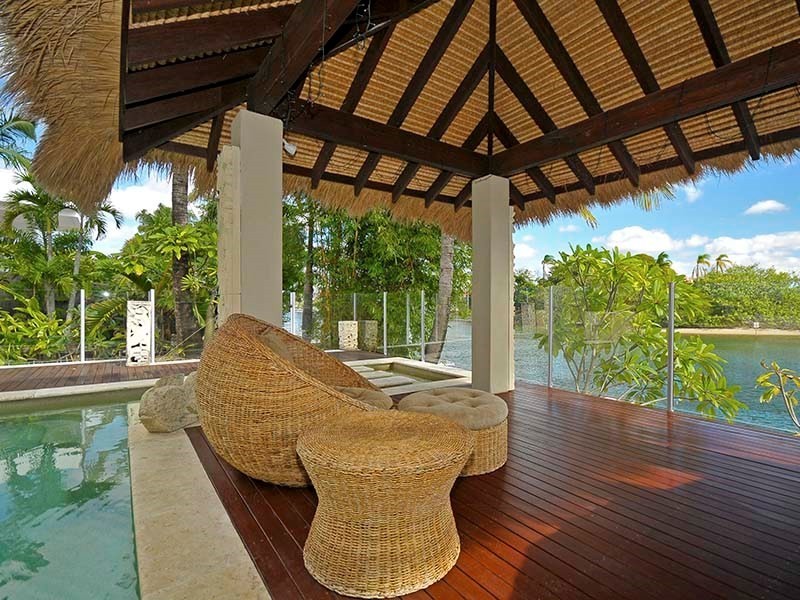 9 Savoy Drive, Broadbeach Waters QLD 4218