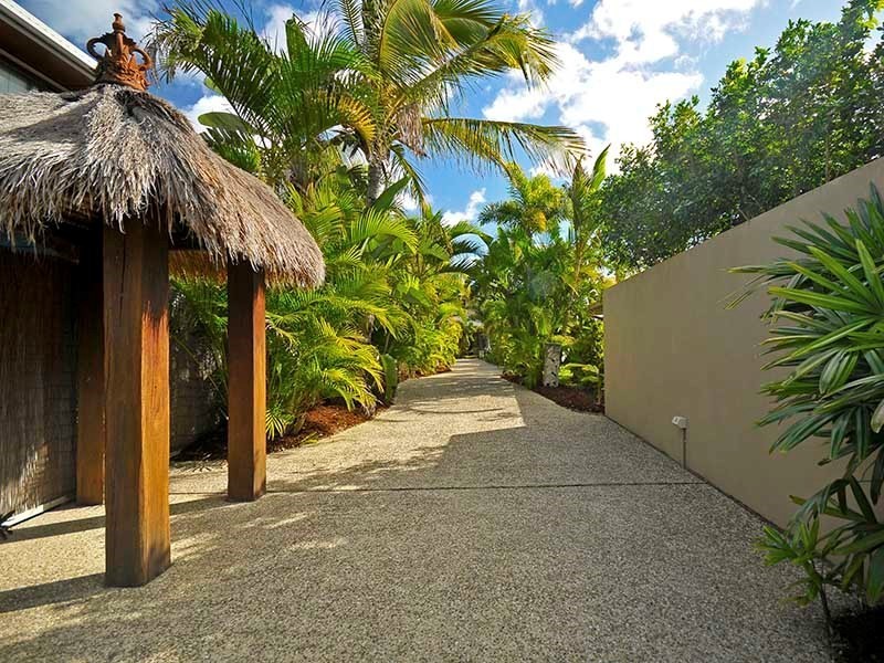 9 Savoy Drive, Broadbeach Waters QLD 4218